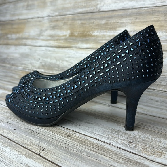 KELLY & Katie Sparkly Pumps - Picture 1 of 6